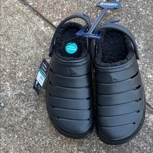 Rugged Shark Men's faux sherpa Black Memory Foam Slip-On Clog. Size 9. NWT